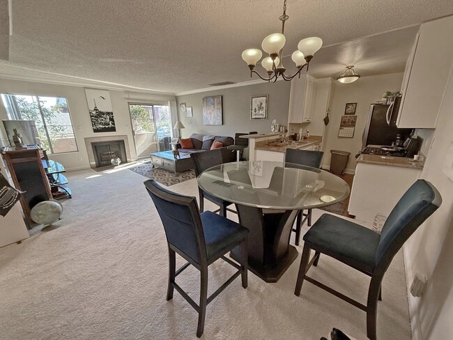 Photo - 5000 Whitsett Ave Unidad 108