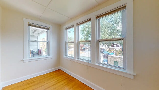 Photo - 4839 N Kenneth Ave Unit # 2