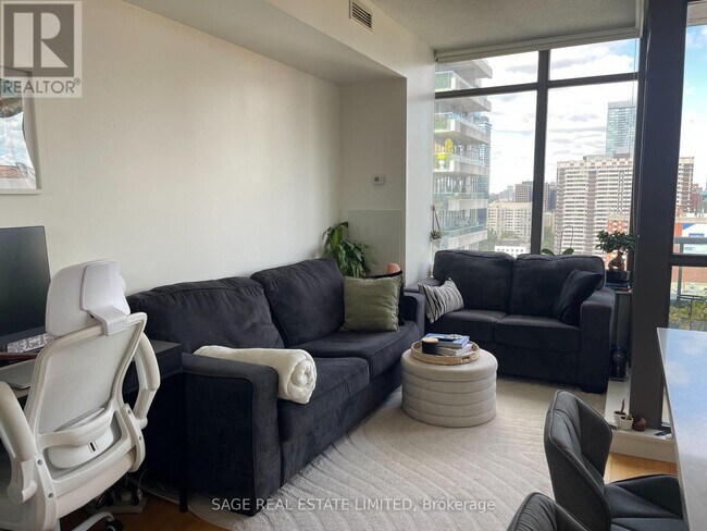 Photo - 281 Mutual St Unit 2107