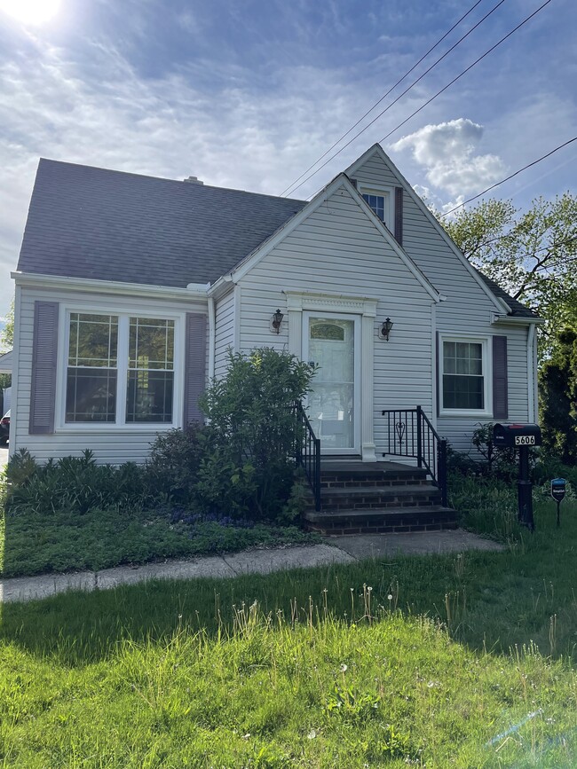 Street View of House - 5606 Dunham Rd House