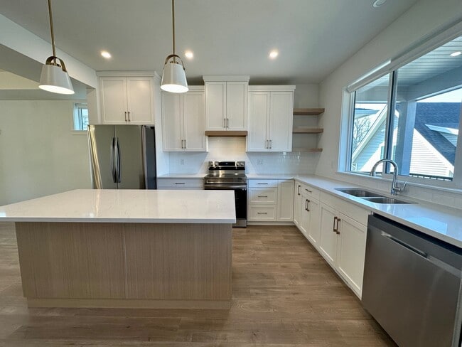 Photo - 7885 Cedarbrook Rd