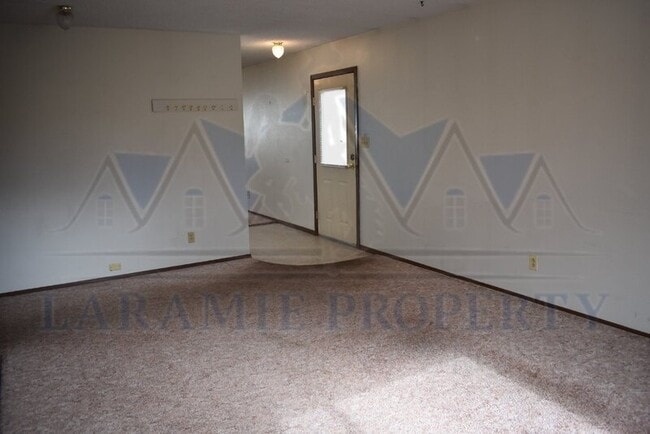 Photo - 1537 E Person St Unidad 4