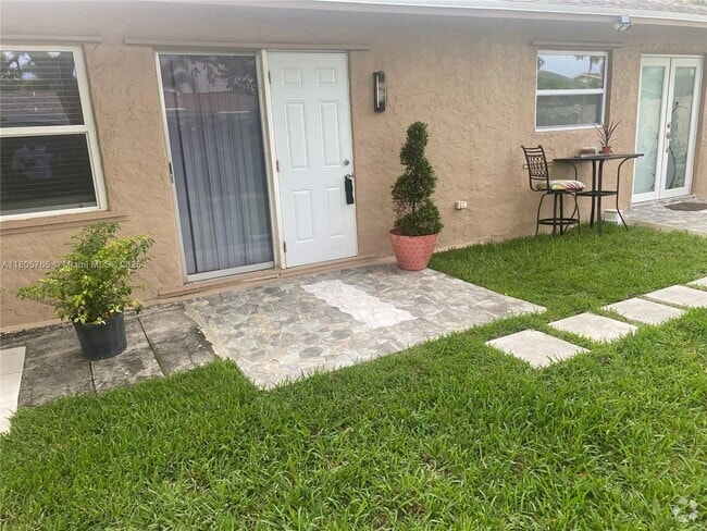 Building Photo - 8310 NW 47th St Rental