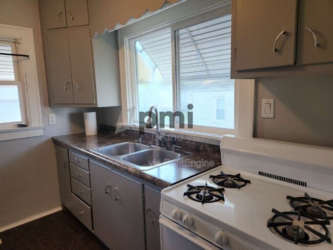 Photo - 18 East Dr