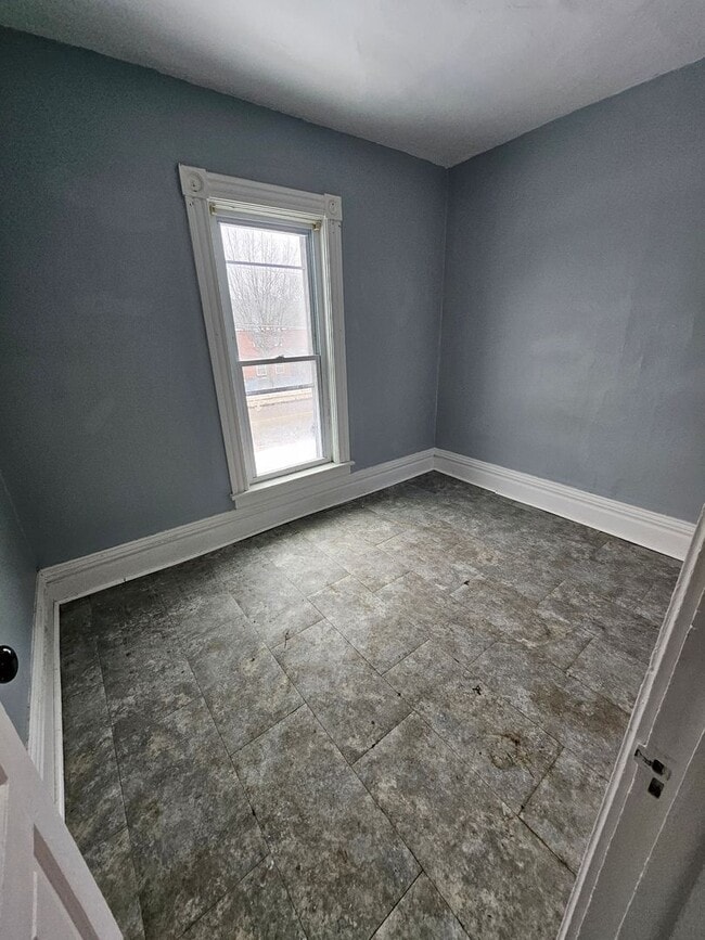 Photo - upper 4-bedroom unit east side