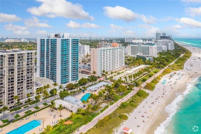 Building Photo - 2655 Collins Ave Unit 2409 Rental