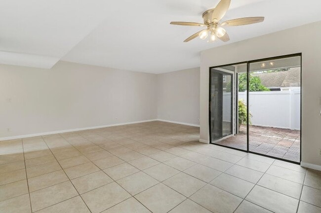 Photo - 202 Lakewood Dr