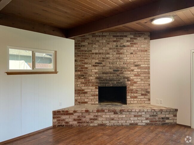 Building Photo - 1326 C St Unit #2 Rental