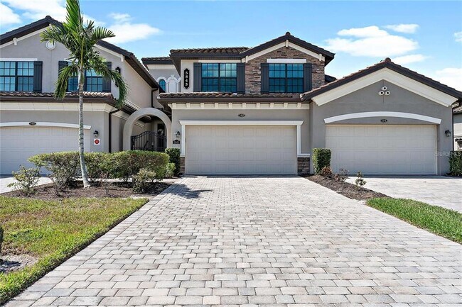 Building Photo - 5843 Wake Forest Run Unit 103