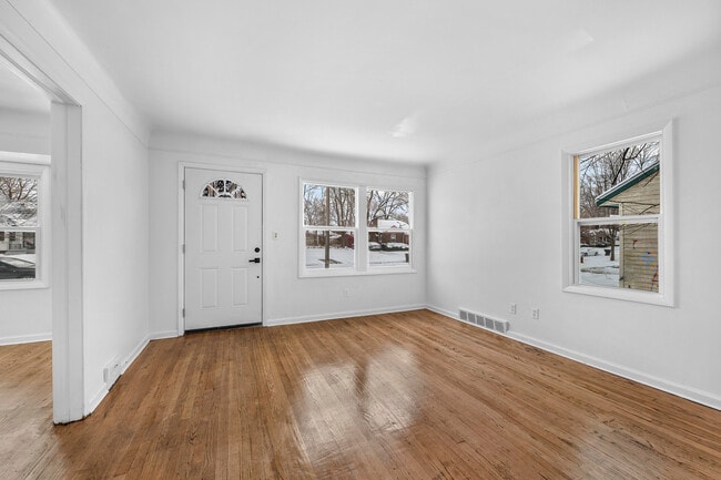 Photo - 18525 Westmoreland Rd