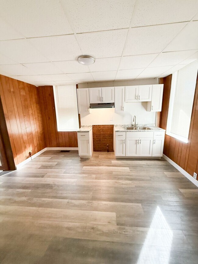 Photo - 2bed 1bath New Remodel!!!