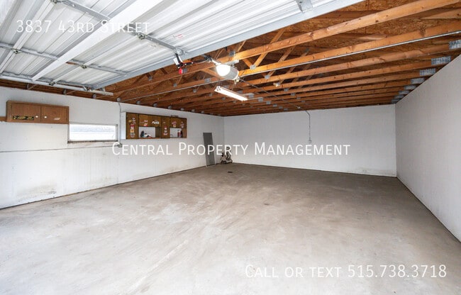 Photo - 3837 43rd St