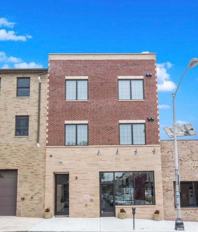 Building Photo - 258 Broadway