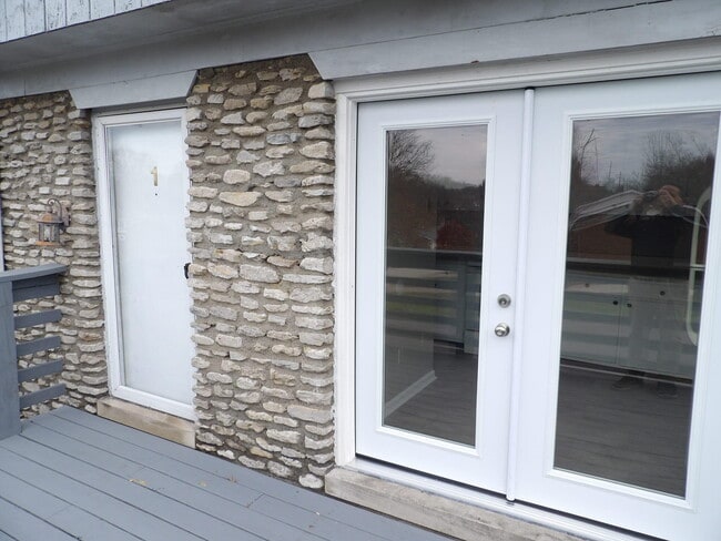 Photo - 409 Ridgewood Ln