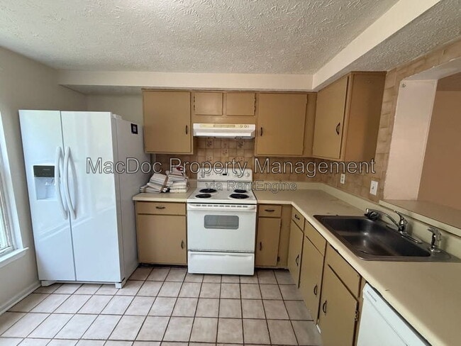 Photo - 4749 Hedrick Ln