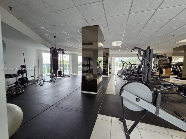 Photo - 2401 Collins Ave Unit 609