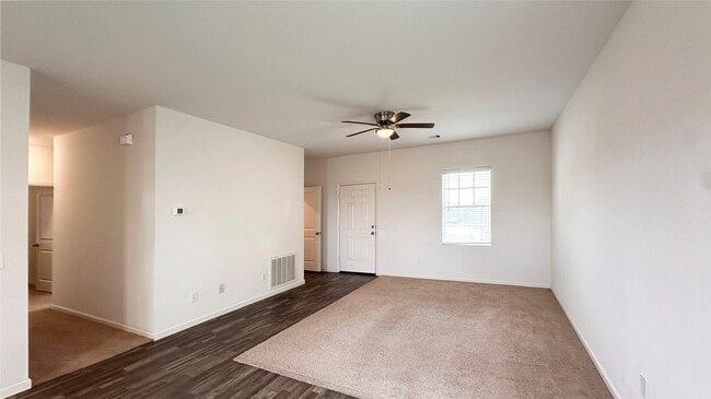Building Photo - 2013 Spindletree Ln