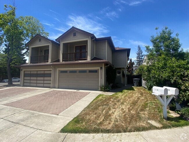 Building Photo - Bright and Updated 2 Bedroom+Den 2.5 Bath ... Rental