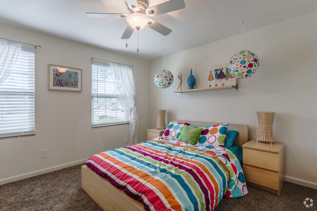 Floor Plan: Buckeye Townhome - 2 Bed/ 1.5 Bath - 985 Sq Ft - Centerville Park