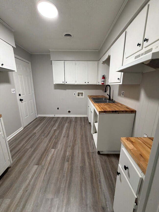 Photo - 207 Highland St