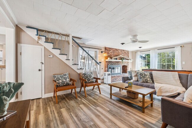 Photo - 2 Dover Ave Unit ID1333622P