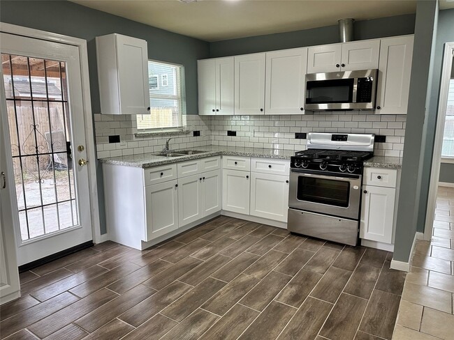 Photo - 6911 Bauman Rd