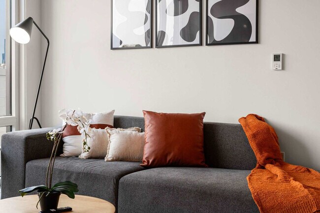 Photo - 853 W Blackhawk St Unit FL6-ID1466136P