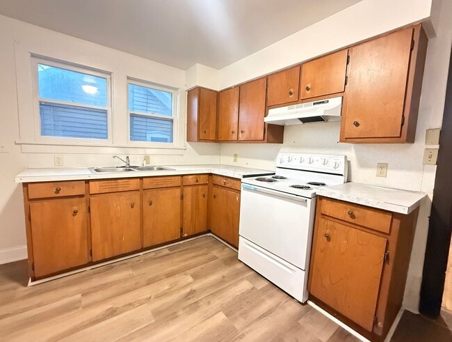 Photo - 133 Benton St Unit 133