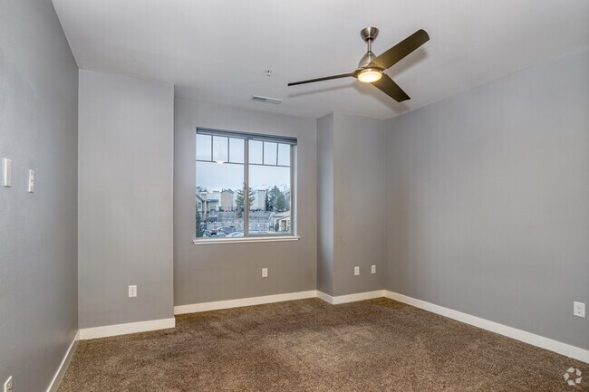 1BR, 1BA - 826SF