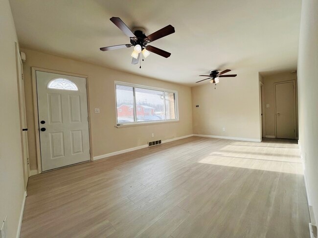 Photo - 11017 Azalea Dr