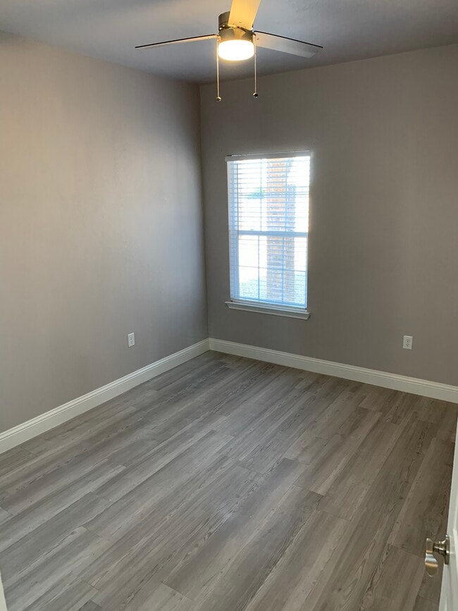 Photo - 2644 E 14th St Unidad A