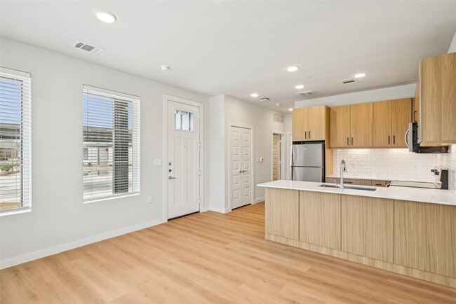 Photo - 3651 S Custer Rd