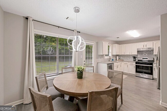 6839 Sandy Creek Dr