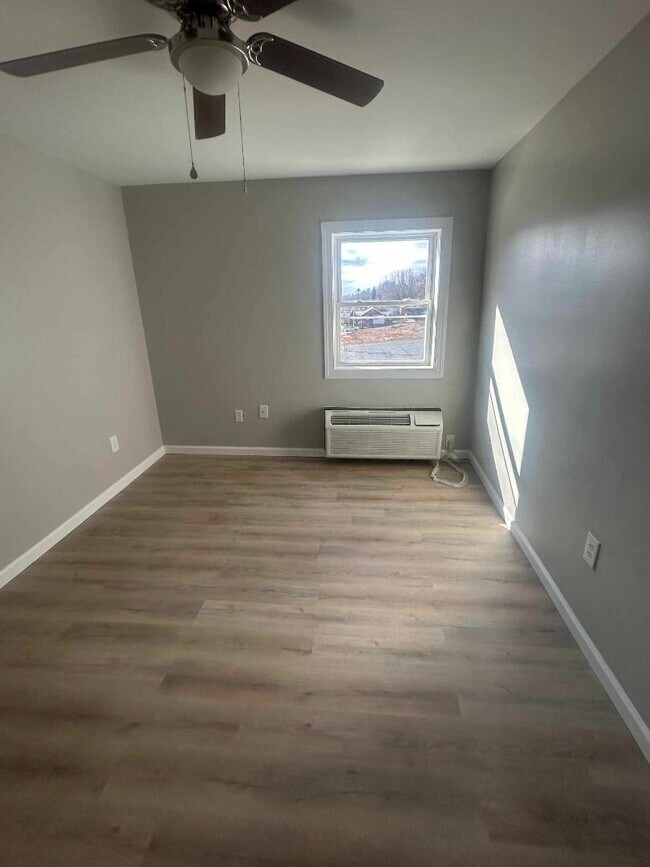 Photo - Lynn Garden Apt #2 - Apt #2 Unit #2