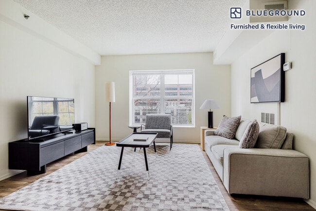Building Photo - 444 Washington Blvd Rental
