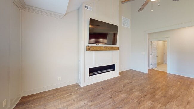 Photo - Stylish Veridian Townhome with Main-Level Primary Suite, Large Kitchen Island and Covered Back Patio