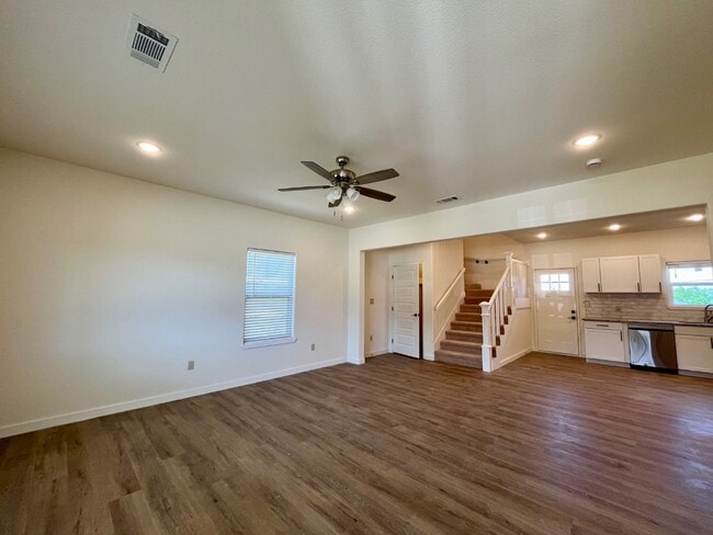 Photo - 5122 Bonnell Ave