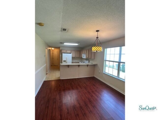 Photo - Adorable cottage style home available for 3/6