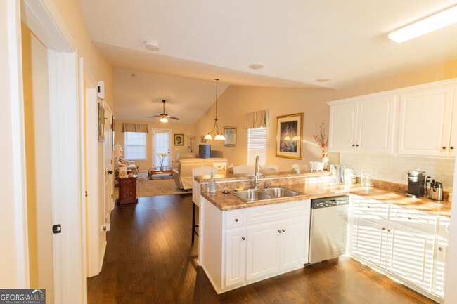 Photo - 122 Buckhaven Way