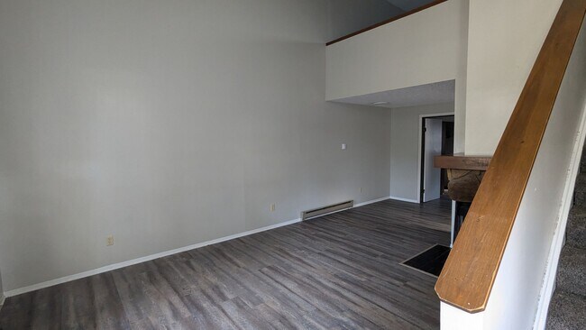 Photo - MN Cedar Village (847) Unit Apt A (1BR Loft)
