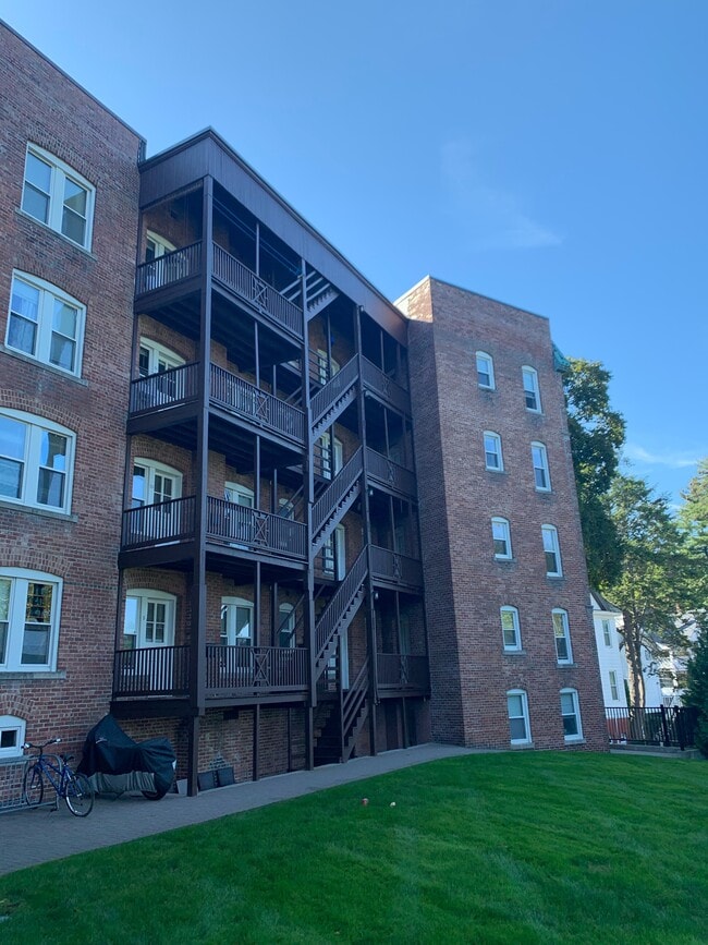 back balcony - 77 Prospect St Unit #5