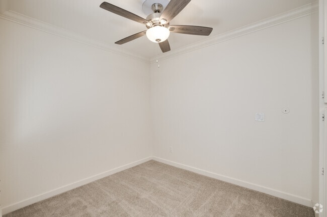 2BR, 2BA - 1,000SF - Dining Room