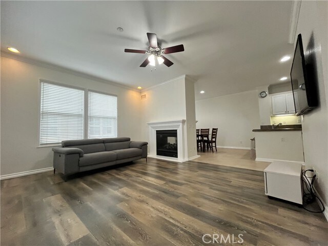 Photo - 1800 Oak St Unit 318