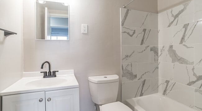 Photo - Raleigh Court Apartments