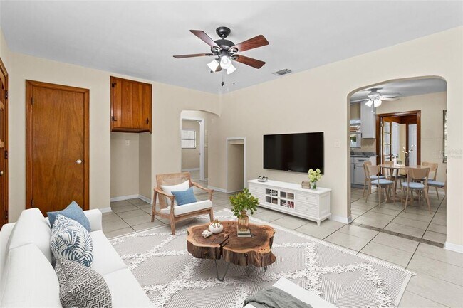 Photo - 512 Richmond St