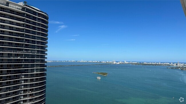 Building Photo - 1750 N Bayshore Dr Unit 4607 Rental