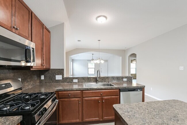 Photo - 376 Henry St