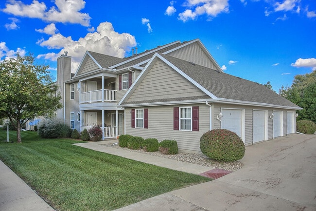 Photo - 703 N Prairie View Rd Unit Prairieview Crossing