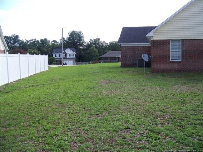 Photo - 190 Finch Rd