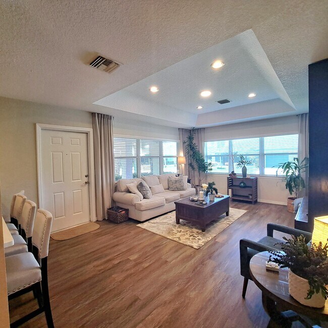 Photo - 1747 N Dovetail Dr